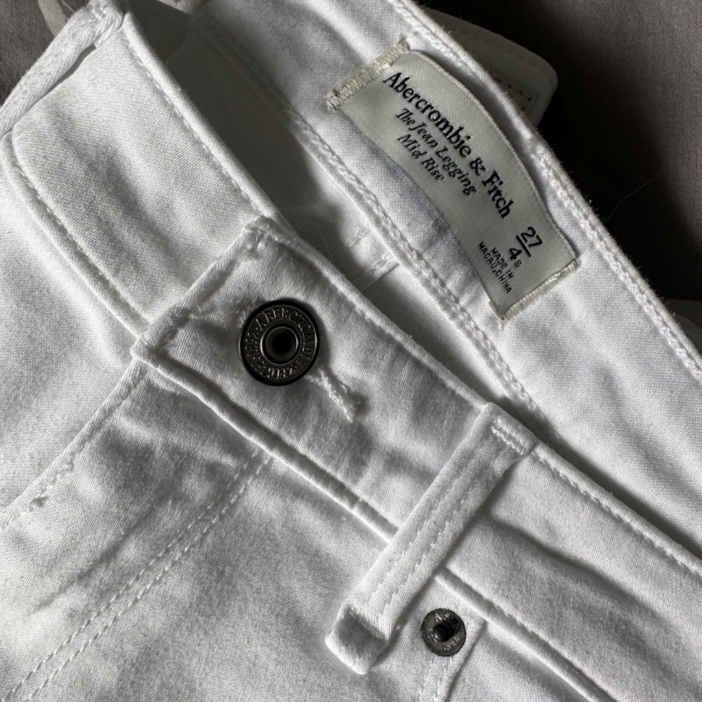 A&F White Jeans - Picture 2 of 3